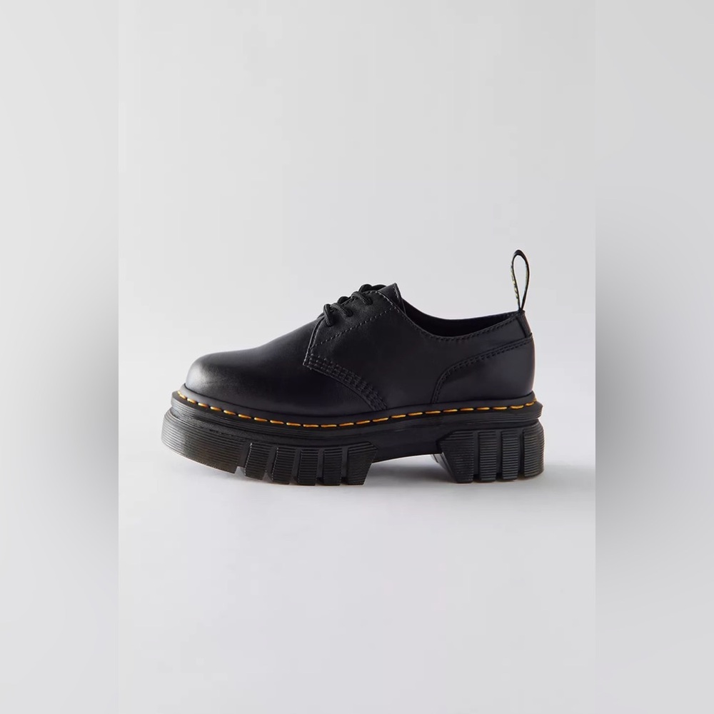 Urban Outfitters Dr. Martens Audrick Leather Platform Oxford - Picture 2 of 8